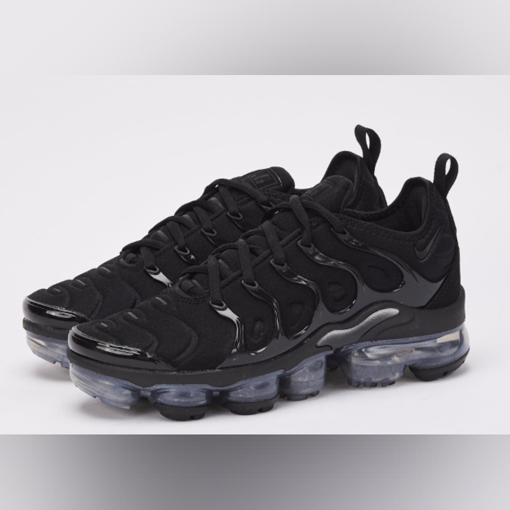 Nike Air VaporMax Plus Sneakers Wmn's Size 9.5 MSRP $225